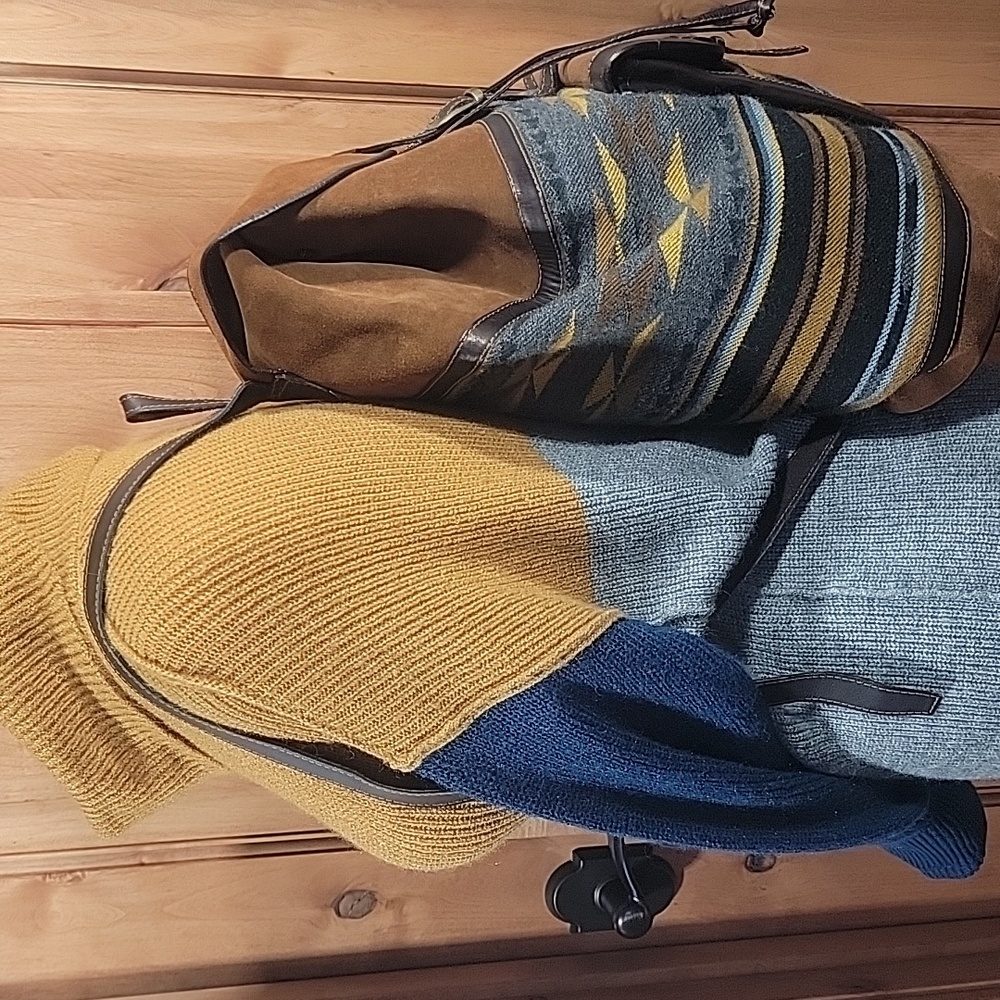 Handmade Leather & Wool Backpack - Picture 4 of 14